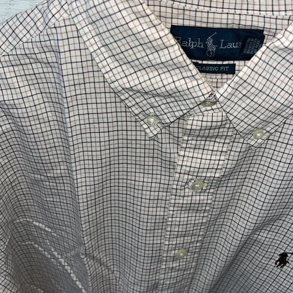 Men’s Classic Fit Button Down - Picture 3 of 4